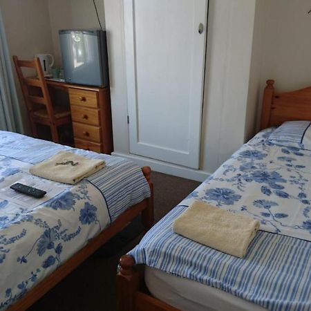 Room In Guest Room - Comfortable Family Room With Tv, Free Fast Wifi, Sleeps 4 With 1 Bunk Bed Хейс Экстерьер фото