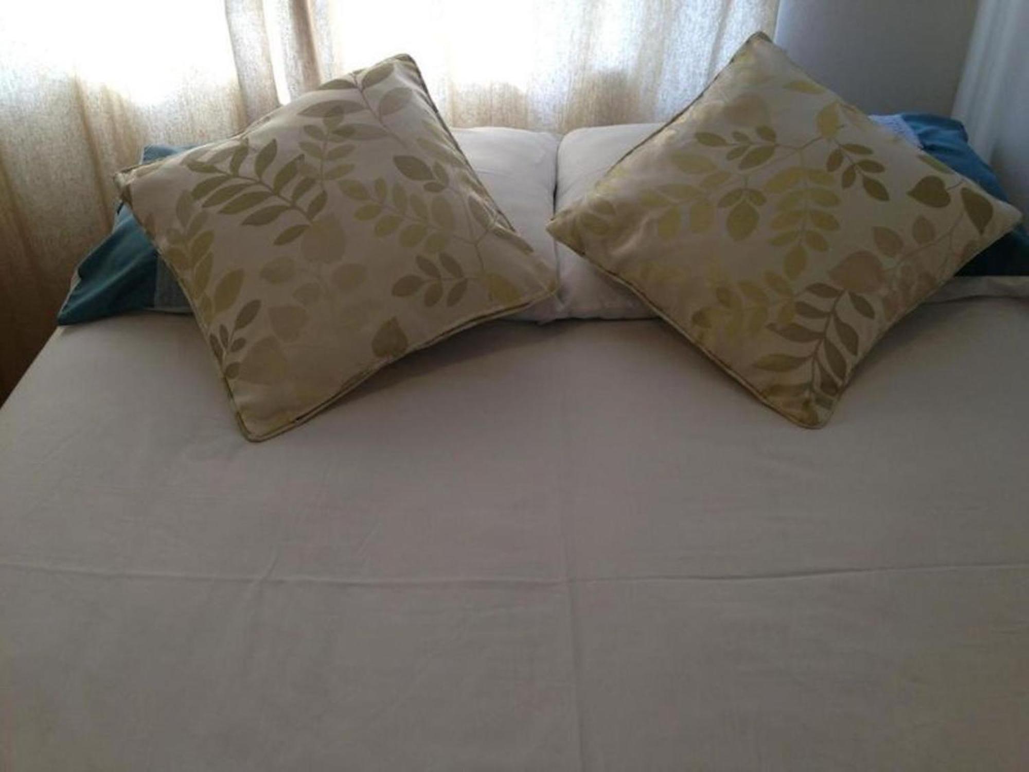 Room In Guest Room - Comfortable Family Room With Tv, Free Fast Wifi, Sleeps 4 With 1 Bunk Bed Хейс Экстерьер фото