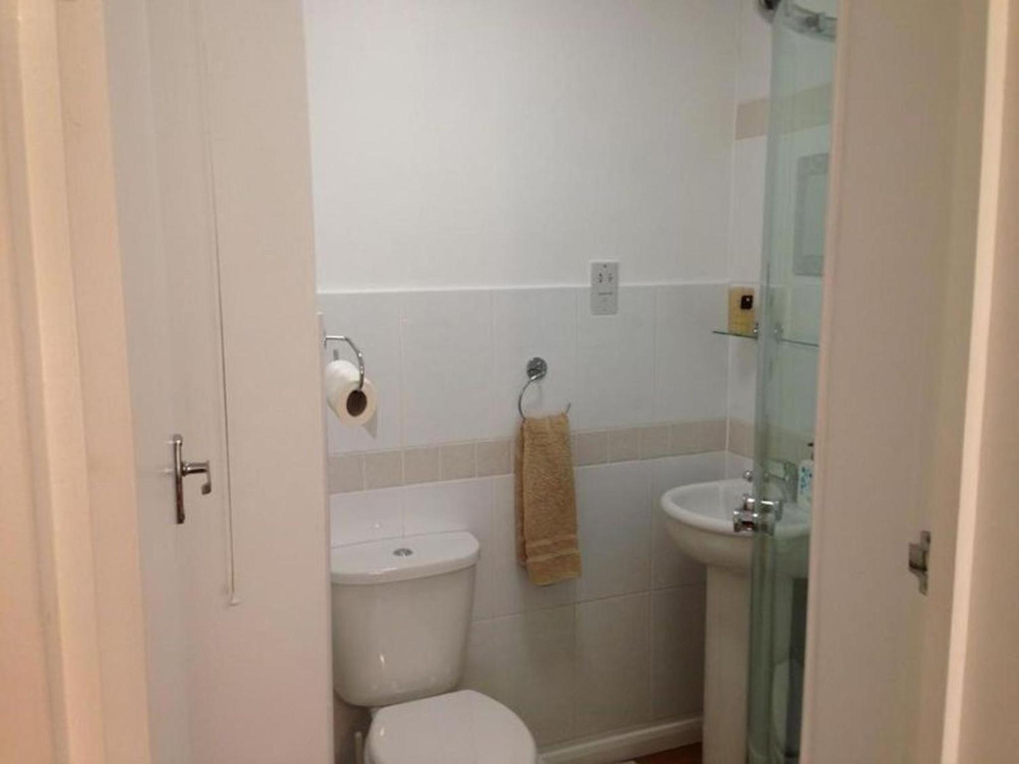 Room In Guest Room - Comfortable Family Room With Tv, Free Fast Wifi, Sleeps 4 With 1 Bunk Bed Хейс Экстерьер фото