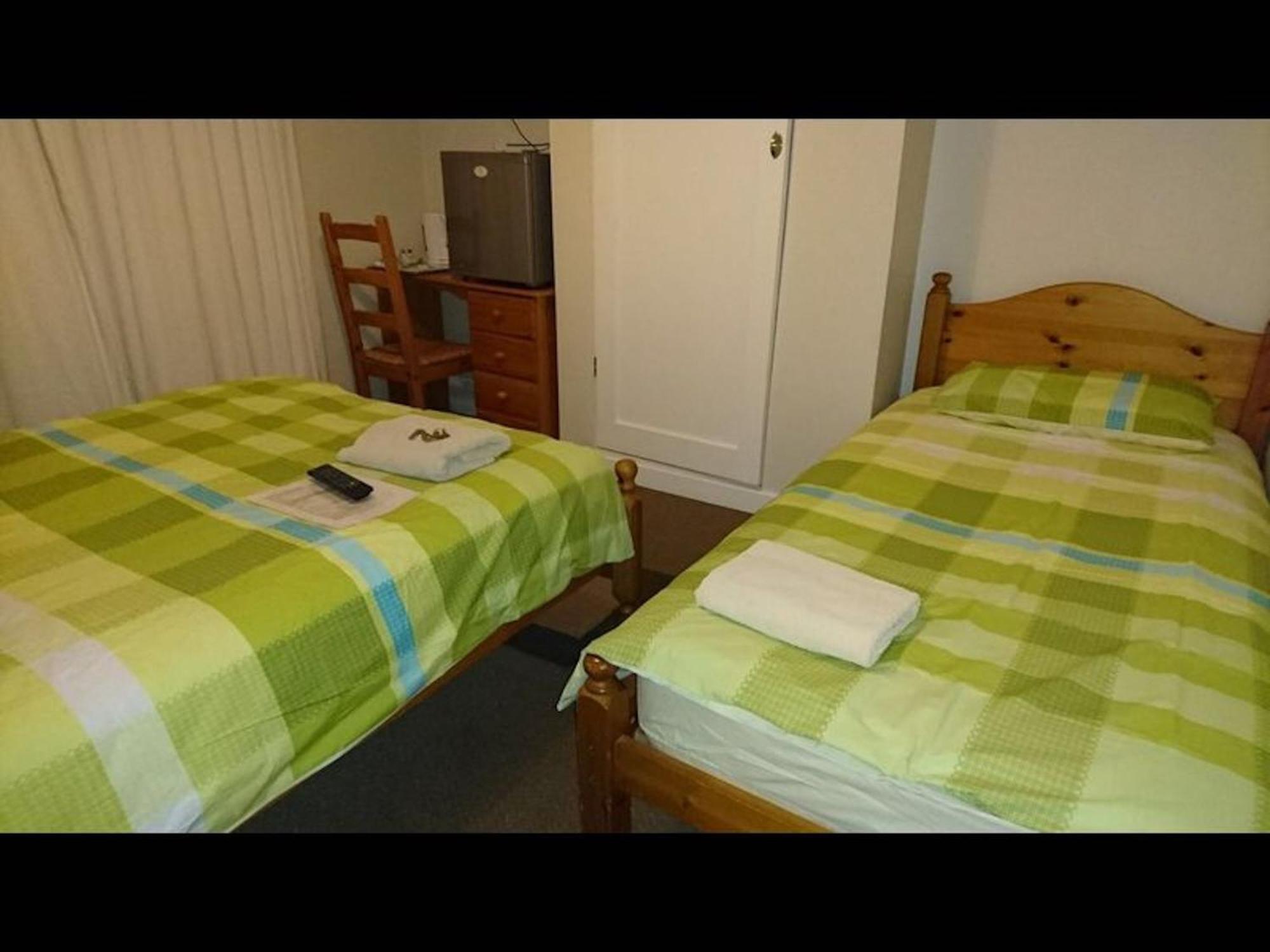 Room In Guest Room - Comfortable Family Room With Tv, Free Fast Wifi, Sleeps 4 With 1 Bunk Bed Хейс Экстерьер фото
